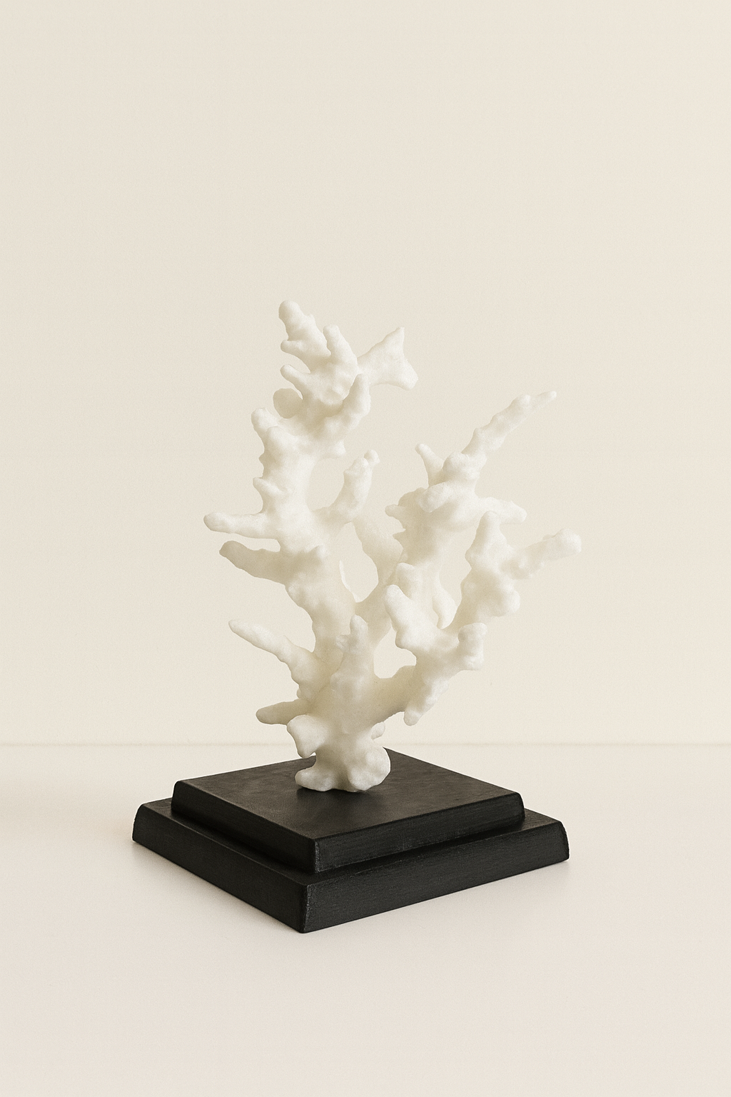 Mercan Şeklinde Dekoratif Heykel – Kırık Beyaz Zarif Obje | Mugu Conc