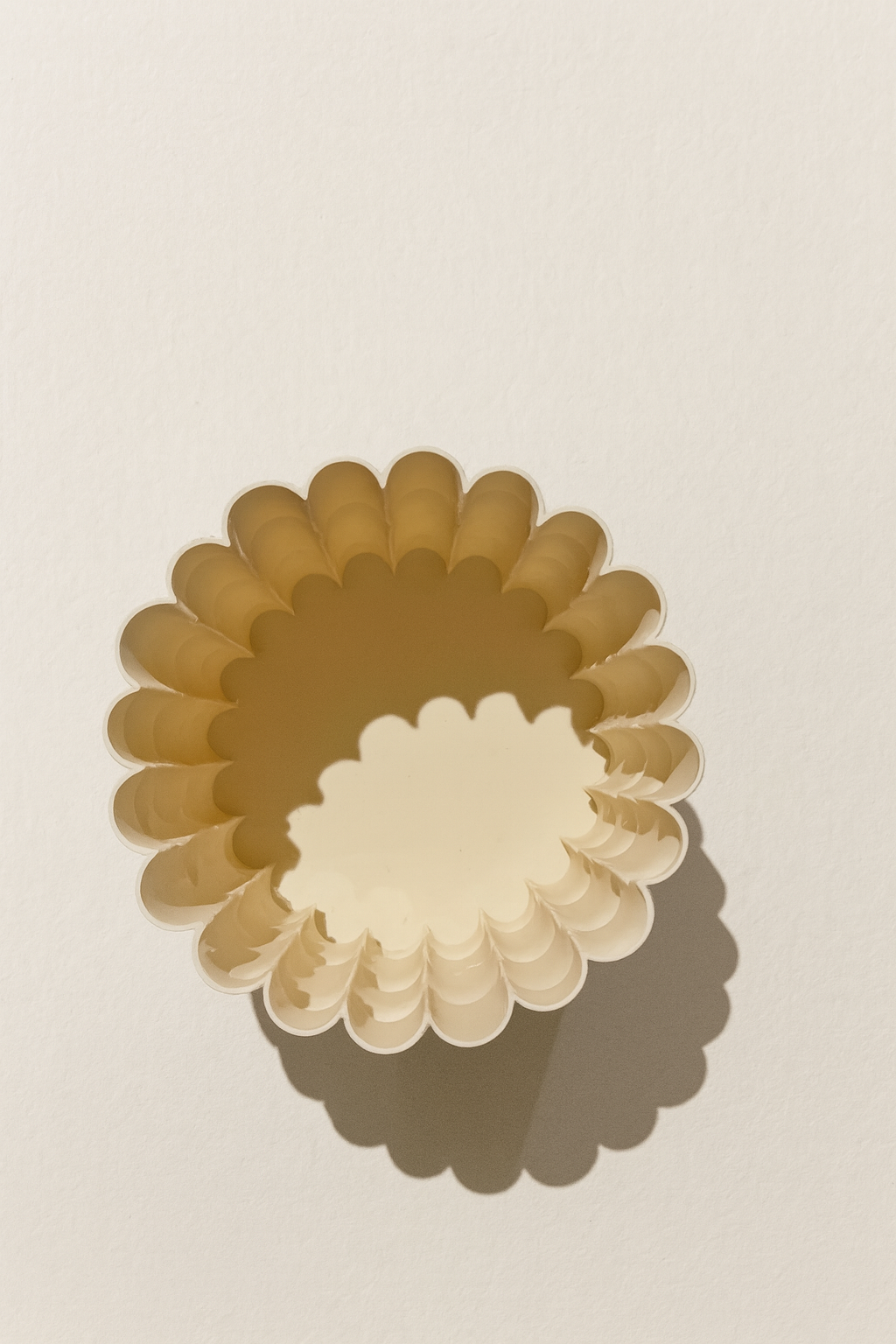 Organik Hatlı Krem Saksı – Minimal Ev Dekoru | Mugu Concept